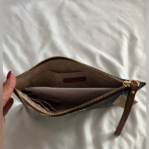 NWT Michael Kors Jet Set Charm Large Zip Clutch Wristlet Wallet Brown/Luggage - Picture 6 of 8